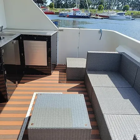 Sunrise Houseboat Свиноуйсьце