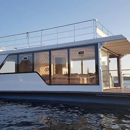 Sunrise Houseboat Apartament *